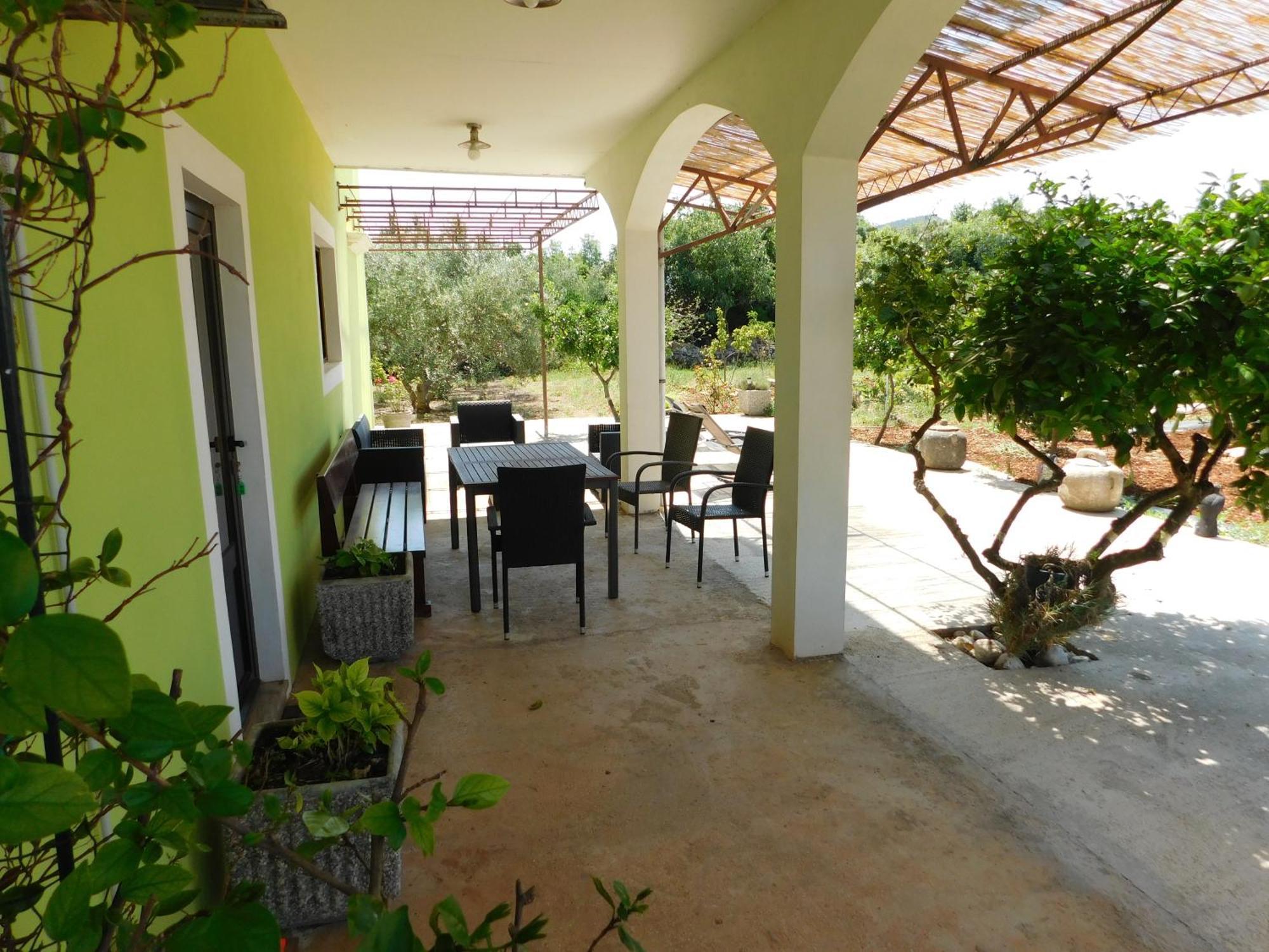 Apartments Leo Janjina Екстер'єр фото