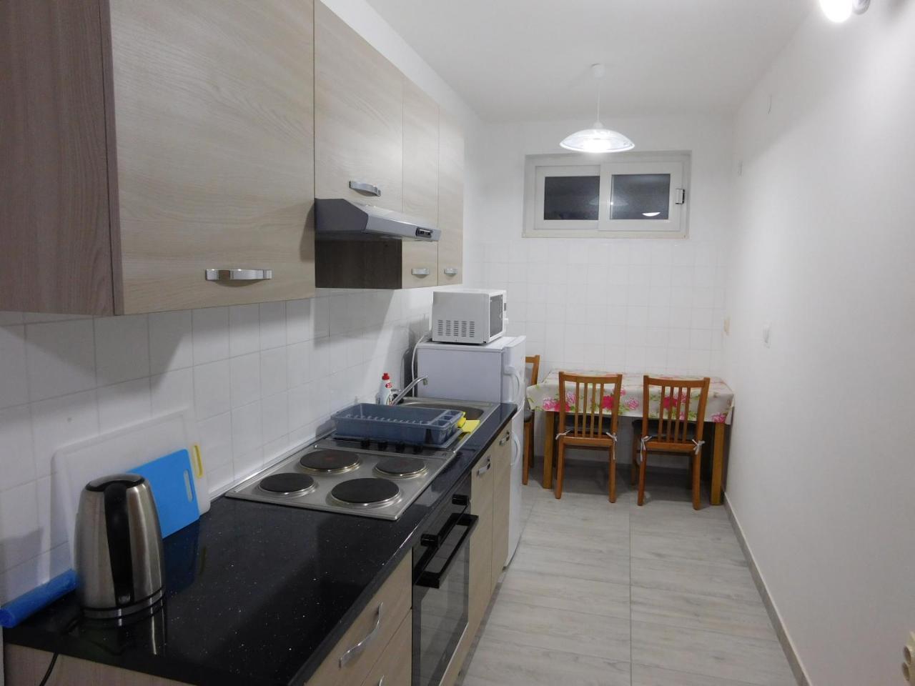 Apartments Leo Janjina Екстер'єр фото