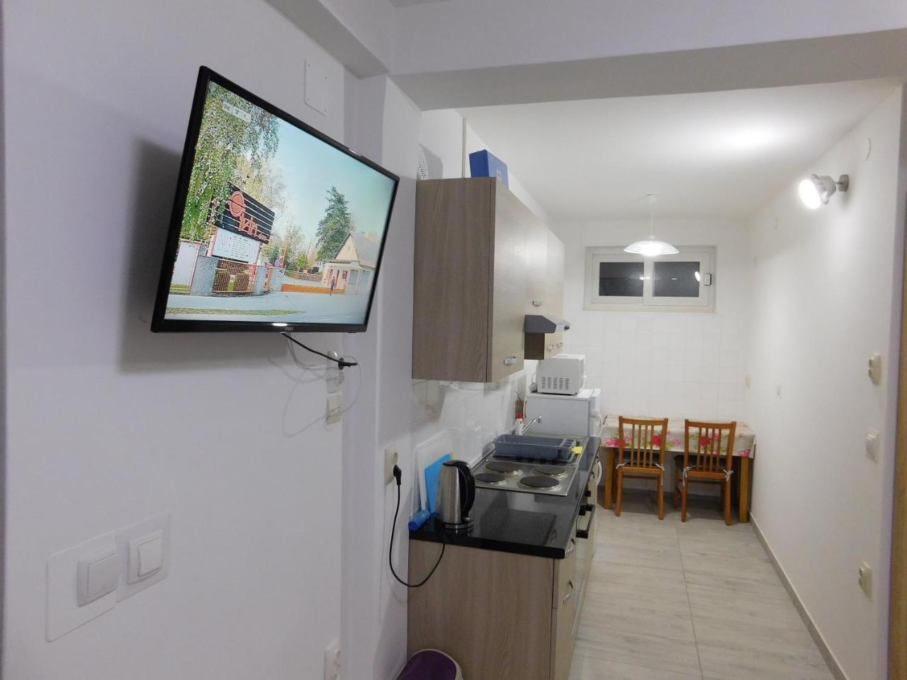 Apartments Leo Janjina Екстер'єр фото