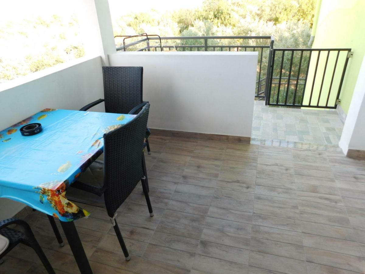 Apartments Leo Janjina Екстер'єр фото
