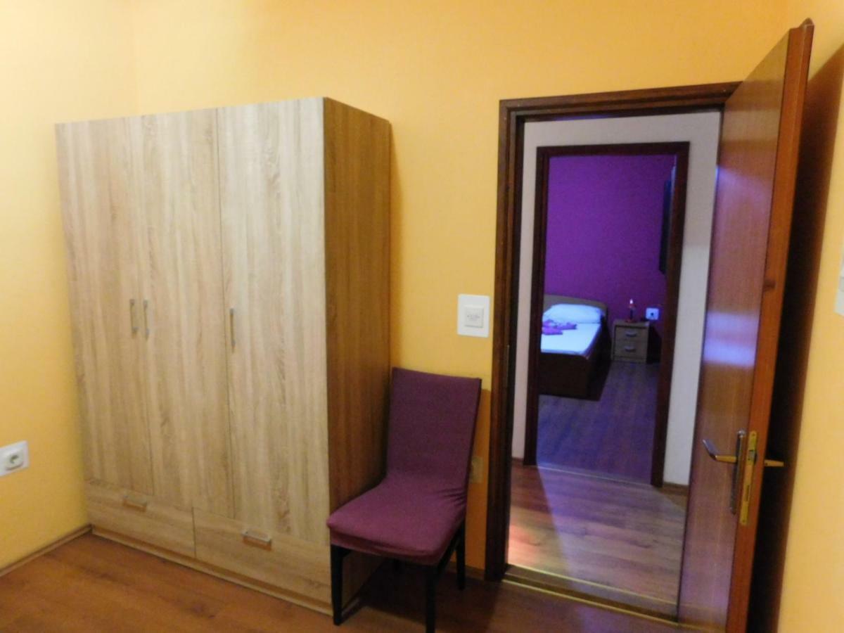 Apartments Leo Janjina Екстер'єр фото
